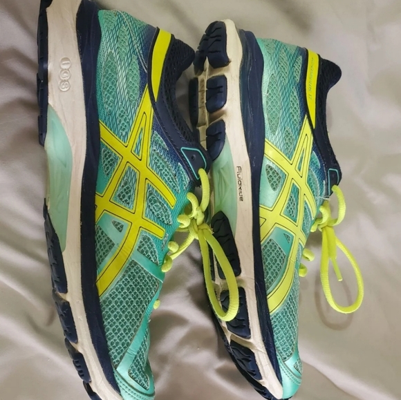 ASICS shoes - Picture 3 of 8